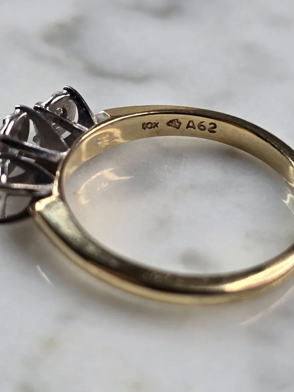 Womens Vintage Estate 10K Yellow Gold Diamond Ring 2.5g E5187